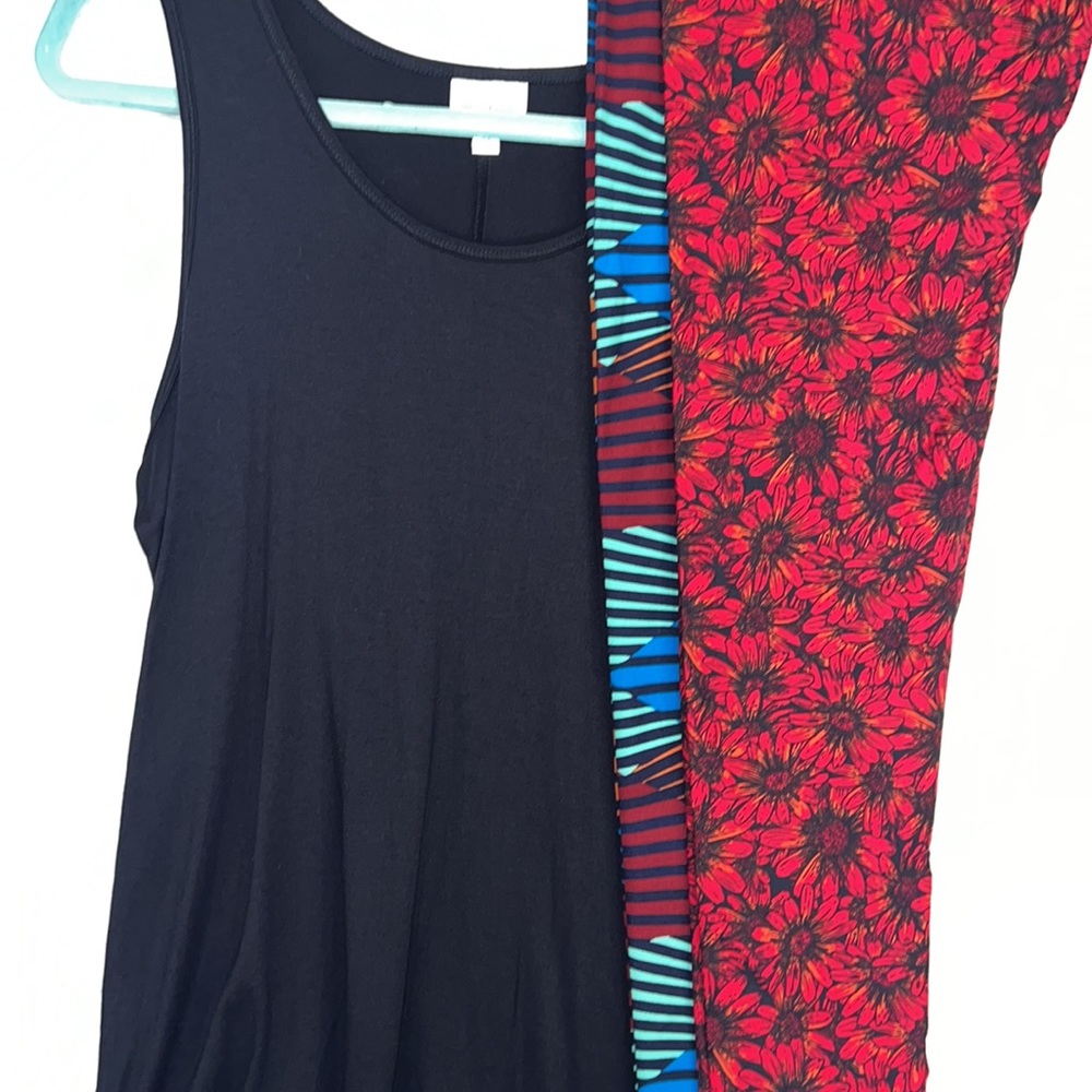 LulaRoe solid black medium tank top outfit flower OS striped leggings set BNWT
